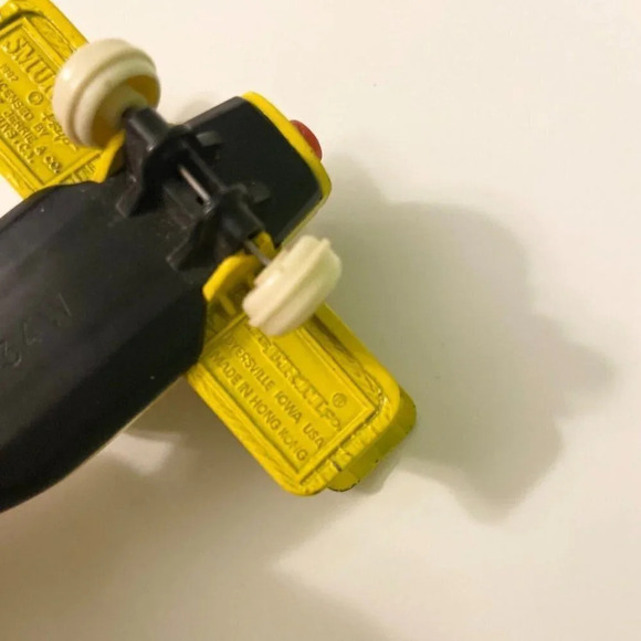 Vintage 1982 ERTL Smurfs Diecast Aero Smurf Yellow Plane Toy Hong Kong - Picture 12 of 12